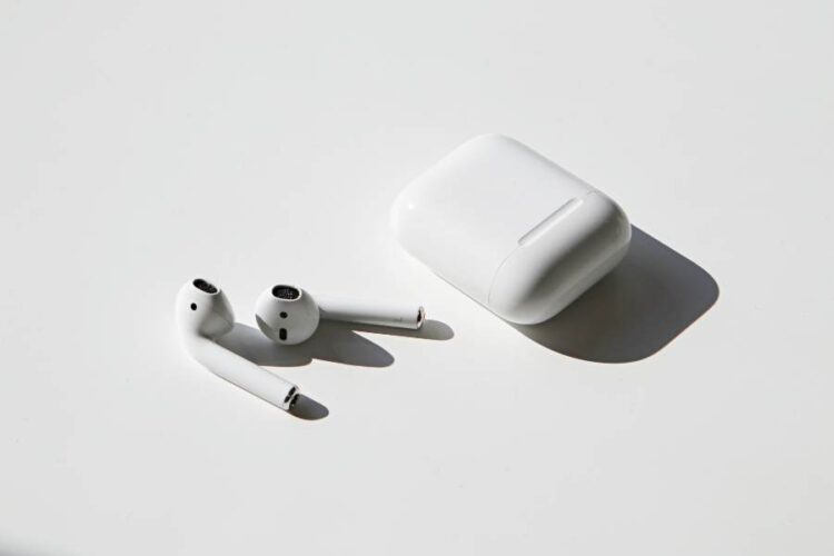 how-to-customize-your-airpods-settings-mashable