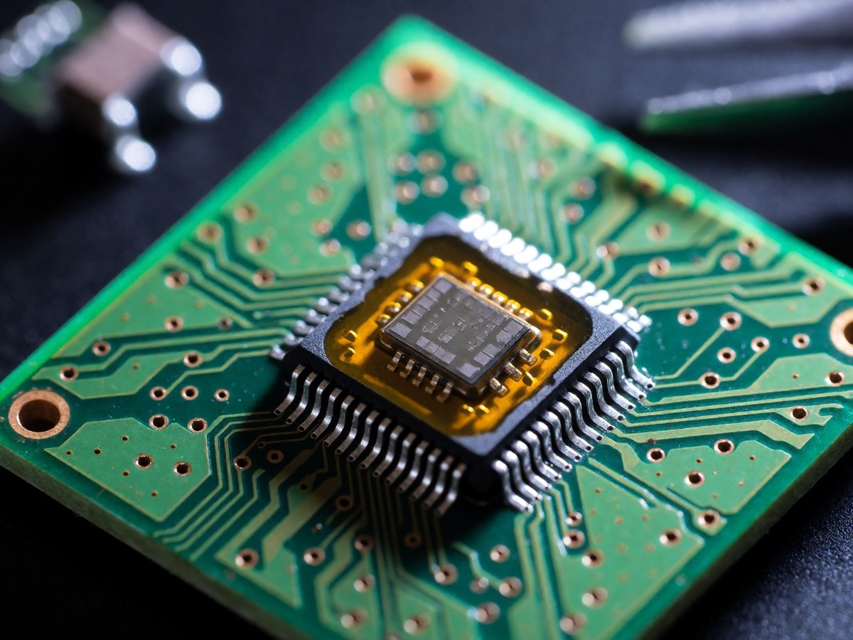 Deno Deploy replaces Node.js and Cloudflare Workers for edge computing