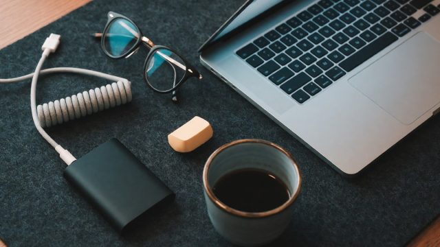 Vercel vs Netlify: Edge Platform Performance for Next.js 15