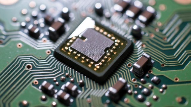 Navigating the tech news landscape