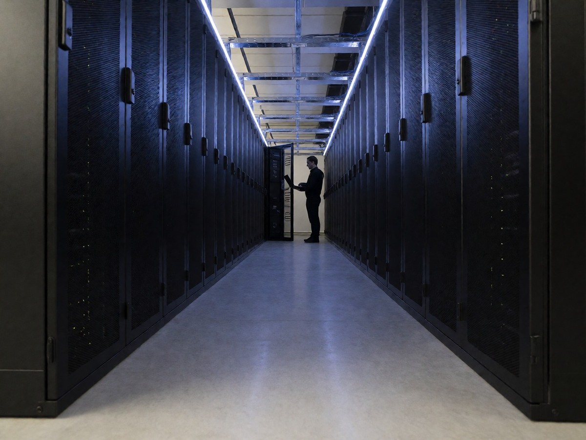 Astro 5.0 and the decision between islands and server components